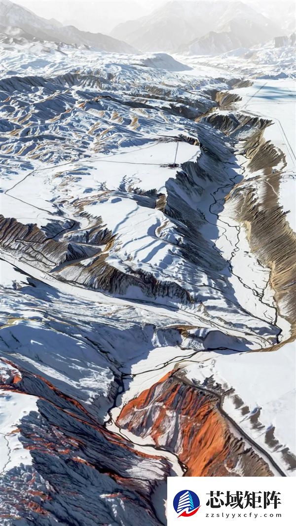 卫星俯瞰人迹罕至的新疆安集海大峡谷：如同七彩画卷