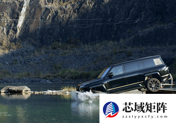 仰望U8L应急浮水再升级：一猛子扎水里 仍能开上岸