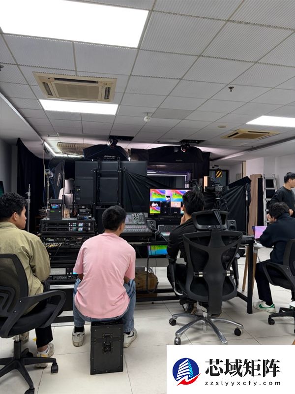 王自如今晚直播iPhone测评！彩排画面公布：器材价值上百万