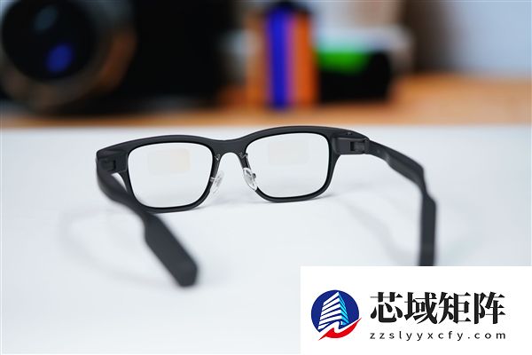 阿里巴巴首款自研旗舰双显AI眼镜！夸克AI眼镜S1图赏