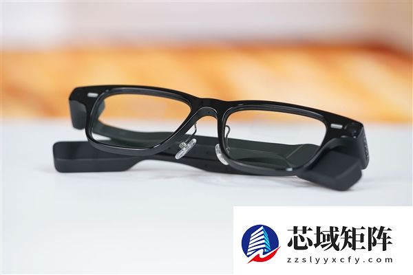 阿里巴巴首款自研旗舰双显AI眼镜！夸克AI眼镜S1图赏