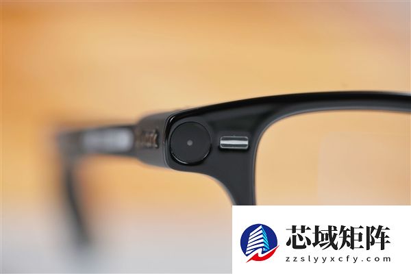 阿里巴巴首款自研旗舰双显AI眼镜！夸克AI眼镜S1图赏