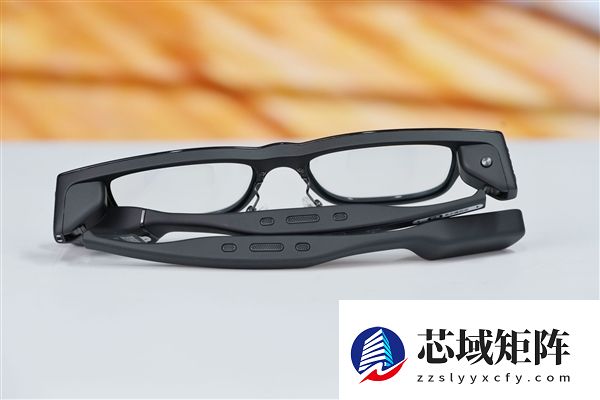阿里巴巴首款自研旗舰双显AI眼镜！夸克AI眼镜S1图赏