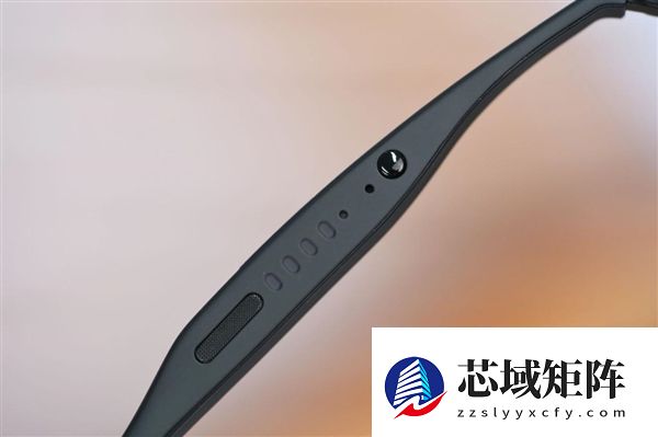 阿里巴巴首款自研旗舰双显AI眼镜！夸克AI眼镜S1图赏