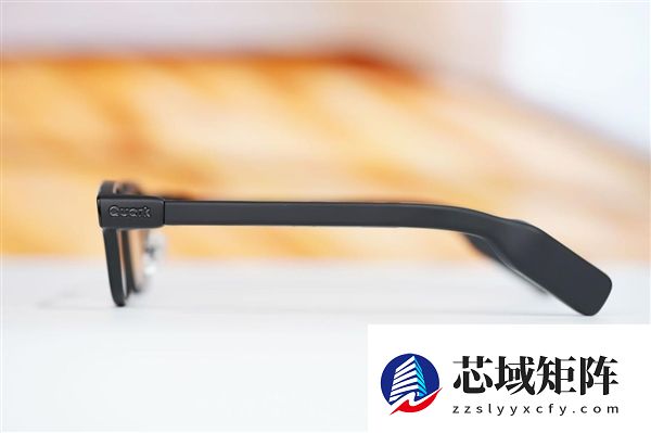 阿里巴巴首款自研旗舰双显AI眼镜！夸克AI眼镜S1图赏