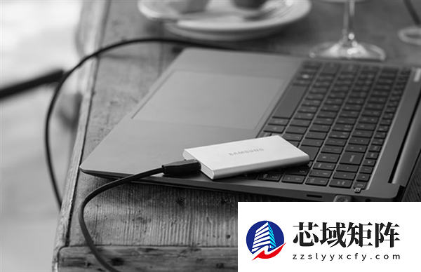 三星T7焕新版移动固态硬盘首发999元起：机身再生铝材质打造