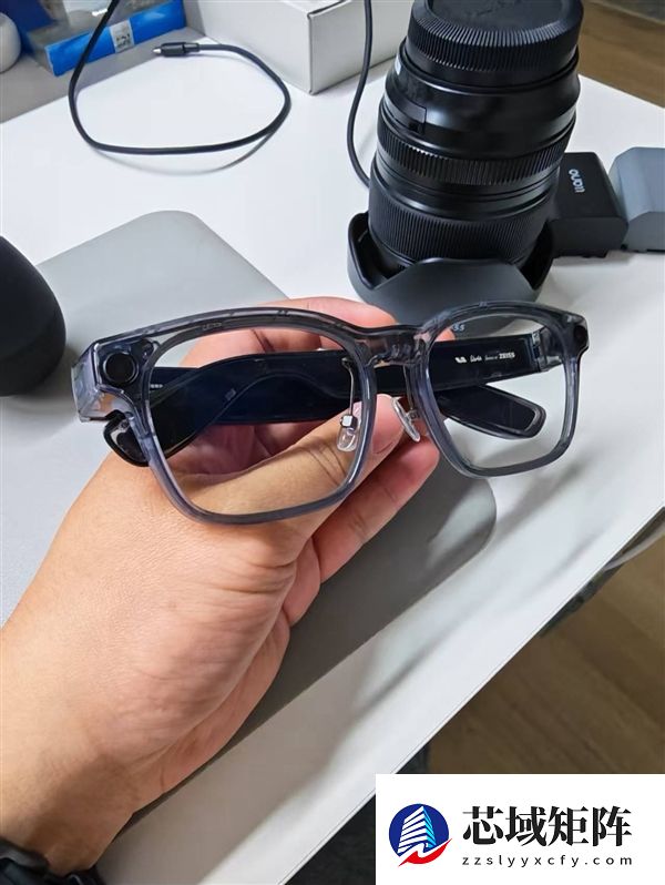 颜值如何 理想AI智能眼镜Livis真机曝光：今晚公布售价