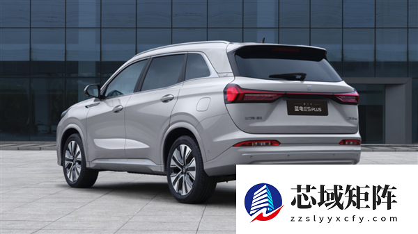 车内自带泡茶台 第三代赛力斯蓝电E5 PLUS上市：11.98万