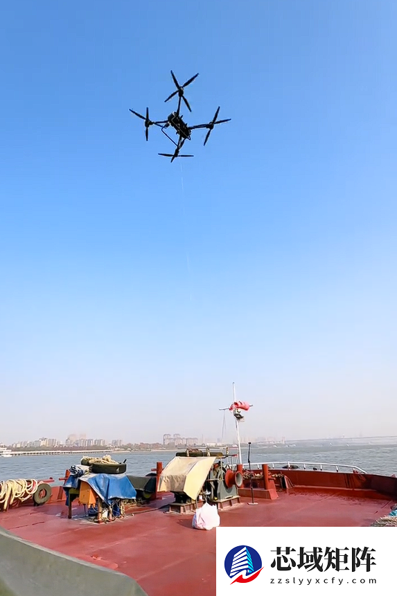 长江里面也能点外卖了：无人机直接送到船上