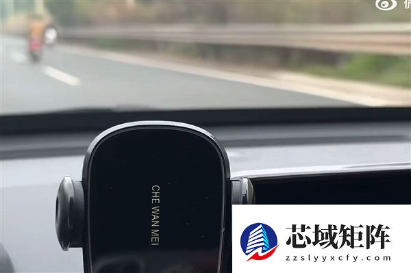 电动自行车跑上高速 时速120km/h追不上!网友:5倍新国标