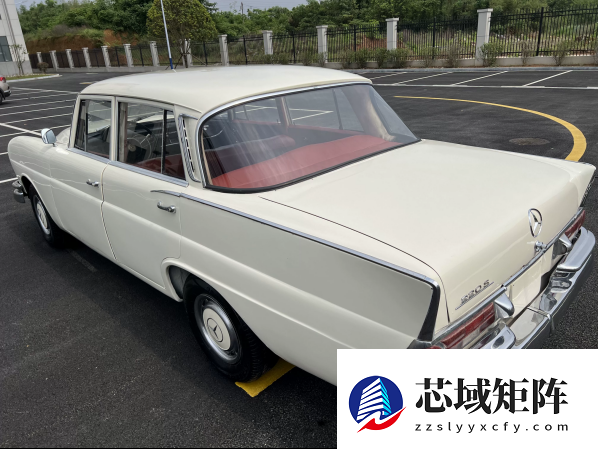 1963年奔驰古董车将拍卖：起拍价3.5万 能开能跑