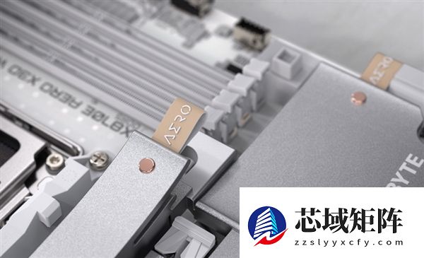 技嘉X870E AERO X3D WOOD主板用上木头、皮革：精美如艺术品