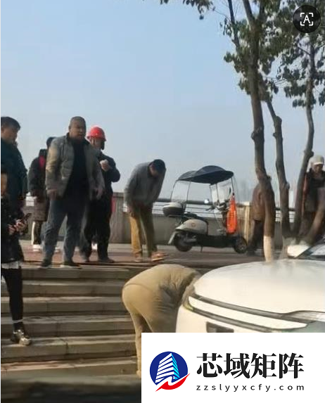 株洲一无人驾驶汽车撞倒路人 当地：交警和救护车已到现场处理