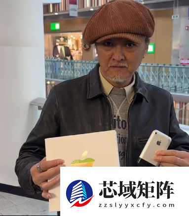 北京第六家Apple官方零售店开业 老人掏出第一代iPhone合影打卡