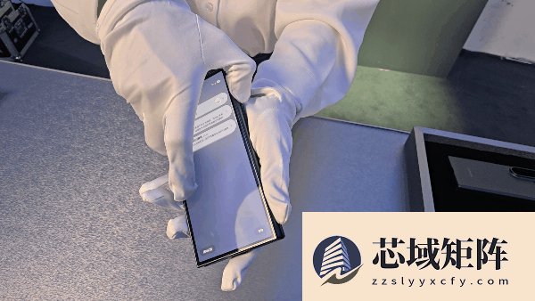 19999元起！三星Galaxy Z TriFold国行真机上手：手机瞬间变10英寸平板