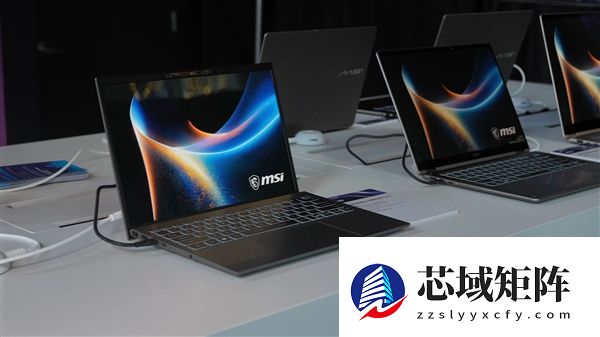 微星展示全球首批Panther Lake笔记本：记者上手连连惊呼