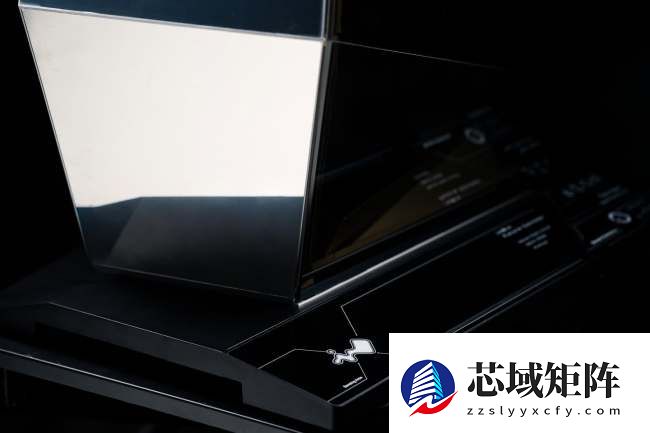 迎广概念机箱曝光：镜面美学，有望 CES 2026 亮相