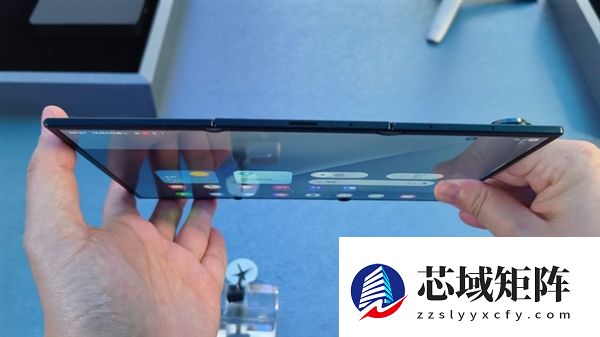 G形三折叠史上首款！三星Galaxy Z TriFold上手