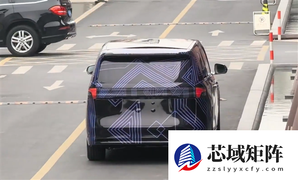 余承东给出超高评价！鸿蒙智行首款MPV定名“智界V9”