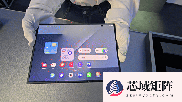 19999元起!三星Galaxy Z TriFold国行真机上手:手机瞬间变10英寸平板