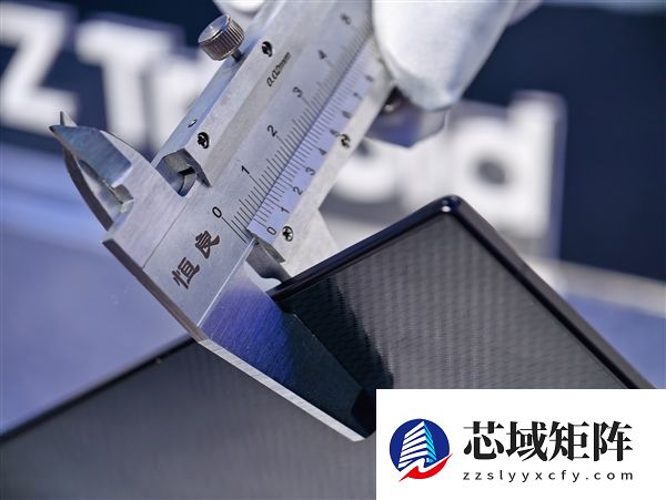 19999元起!三星Galaxy Z TriFold国行真机上手:手机瞬间变10英寸平板