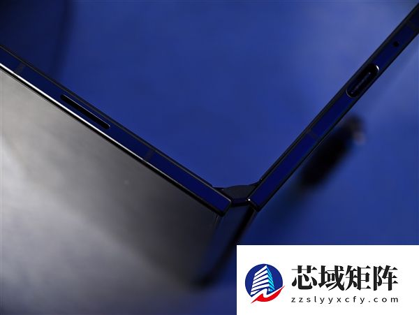 19999元起!三星Galaxy Z TriFold国行真机上手:手机瞬间变10英寸平板