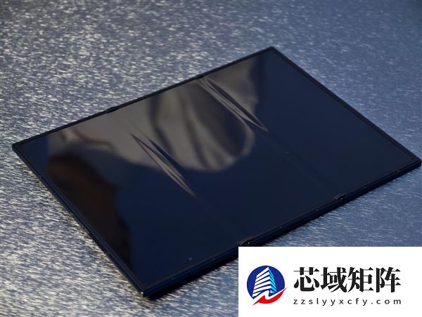 19999元起!三星Galaxy Z TriFold国行真机上手:手机瞬间变10英寸平板