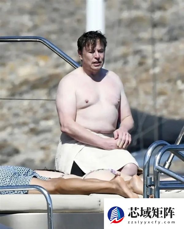 马斯克每天睡醒第一件事就是看手机 网友：俺也一样