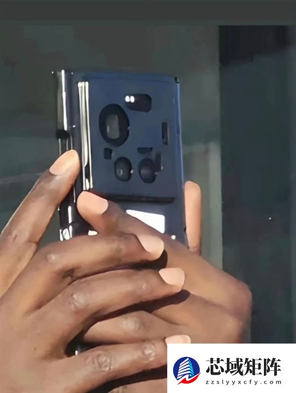 小米17 Ultra开启线下盲定：本月发布实锤！国产一英寸旗舰