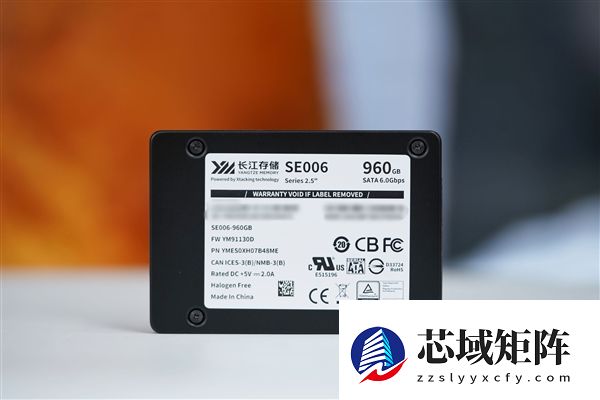 SATA SSD顶尖水平!长江存储SE006 960GB图赏