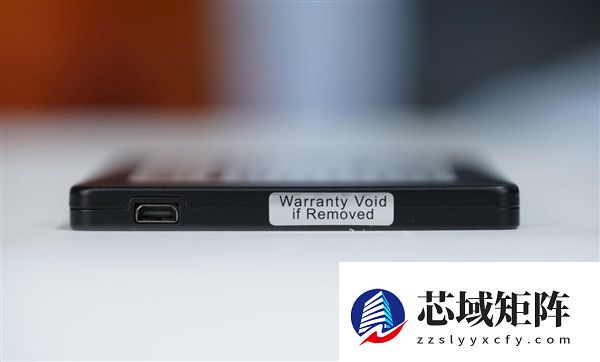 SATA SSD顶尖水平!长江存储SE006 960GB图赏