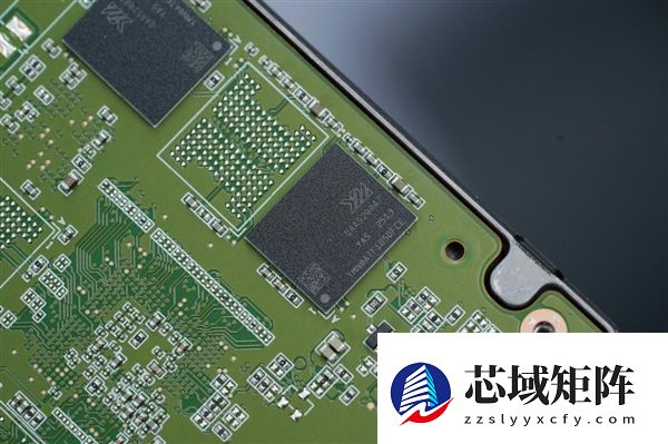 SATA SSD顶尖水平!长江存储SE006 960GB图赏