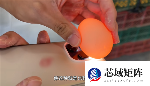 凭煮蛋涨粉350万 “蛋神”教大家用手机补光灯挑鸡蛋