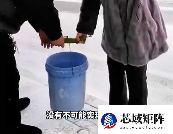 黑龙江冬天万物皆可速冻：黄瓜室外放20分钟能抬34斤水