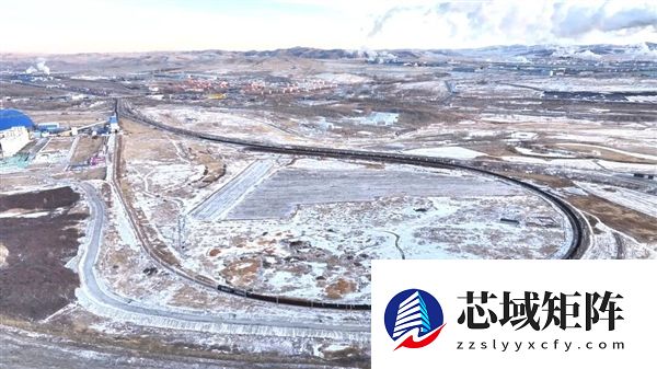 见识见识超长的火车“灯泡线”：时速只有1公里