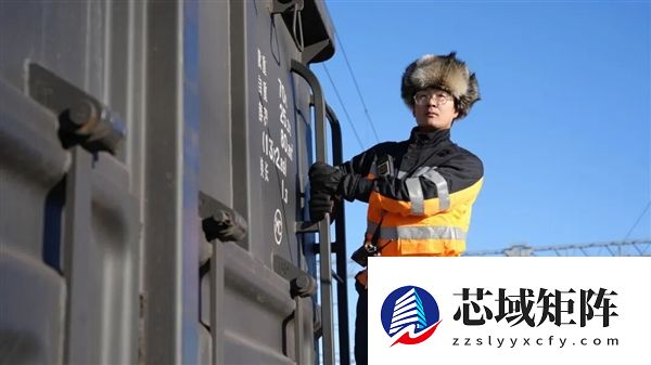 见识见识超长的火车“灯泡线”：时速只有1公里