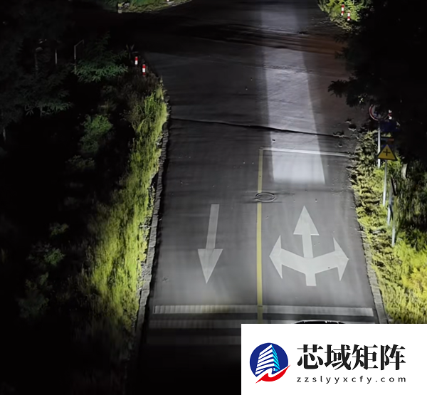 能往地上投影的车灯 真能让开车变安全吗