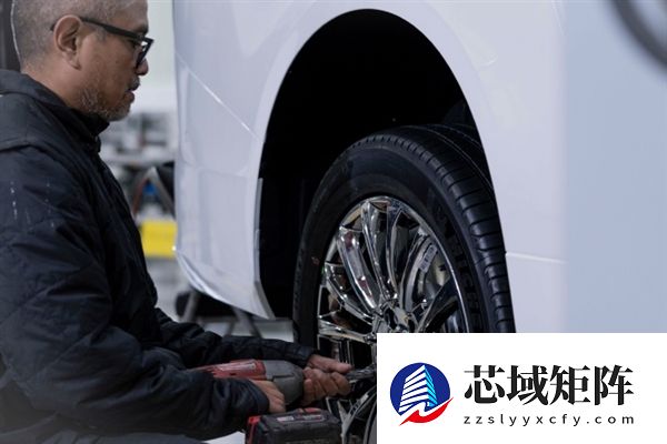 法拉第未来晒FX Super One工厂组装现场 网友：纯手搓 草台班子