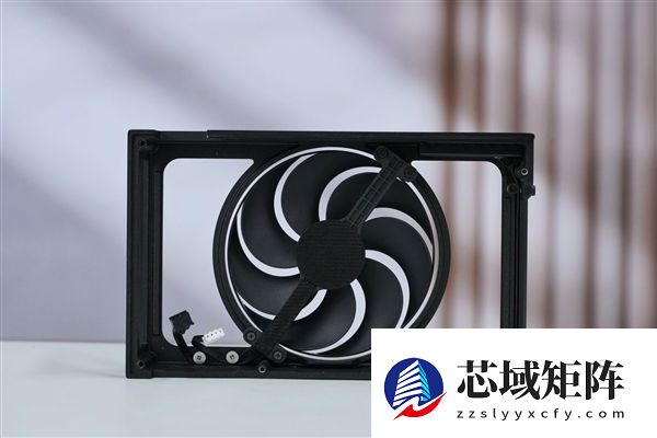 ITX性能小钢炮！七彩虹RTX 5070 Mini OC 12GB图赏
