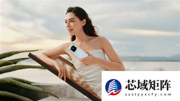 华为折叠屏秒变主持人手卡：惊艳全场