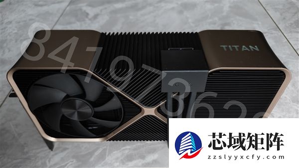 Titan Ada巨卡原型现身：48GB显存、四插槽、900W供电