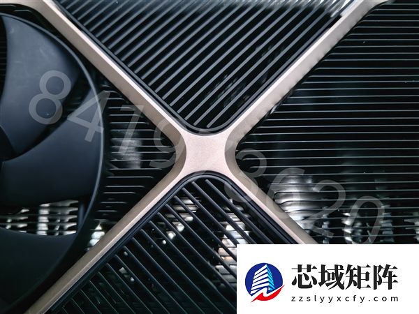 Titan Ada巨卡原型现身：48GB显存、四插槽、900W供电