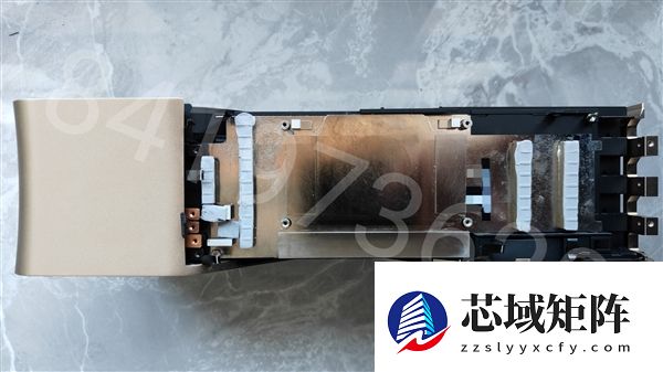 Titan Ada巨卡原型现身：48GB显存、四插槽、900W供电