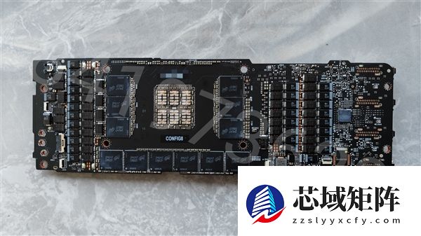 Titan Ada巨卡原型现身：48GB显存、四插槽、900W供电