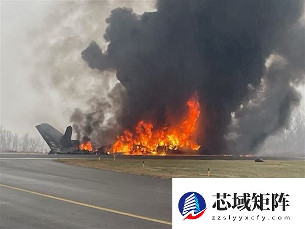 美国一架小型私人飞机坠毁：知名车手一家四口遇难