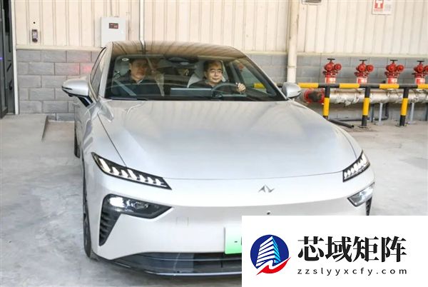 力争2027年量产!东风汽车“固态电池车”亮相