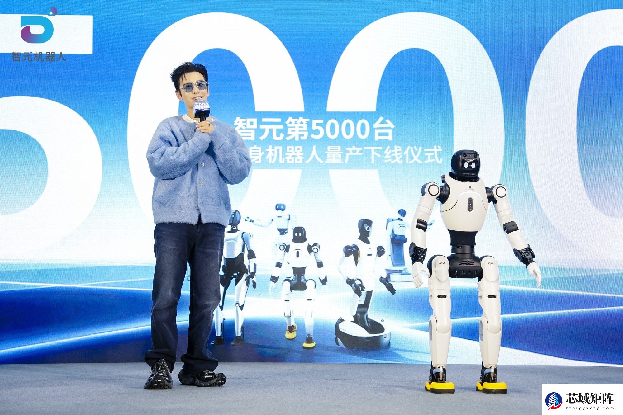 智元第5000台通用具身机器人量产下线，灵犀X2交付黄晓明工作室