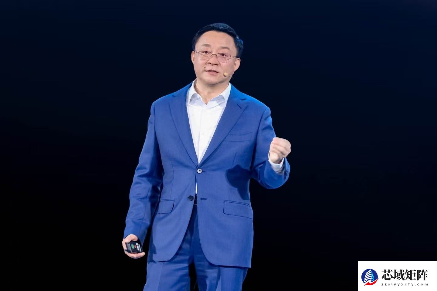 继任正非之后，《人民日报》半版专访刘庆峰，什么信号？