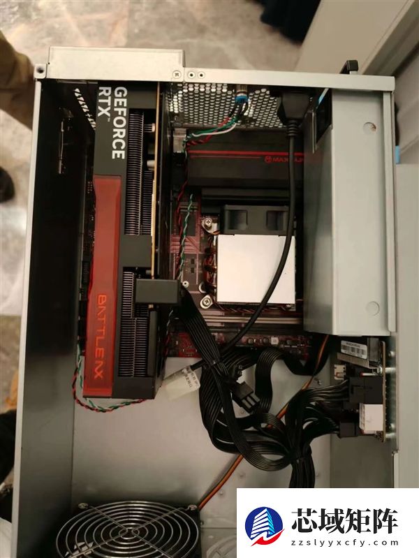 铭瑄B860 ITX主板唯一配四条DDR5插槽!但我买不起内存了