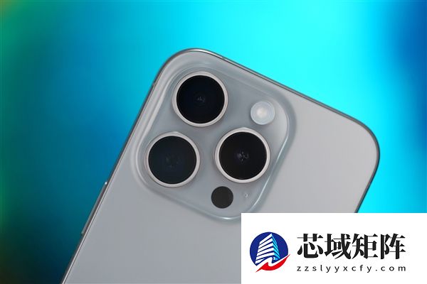 iPhone实况图总定格尴尬瞬间引热议 苹果回应：系统随机选取
